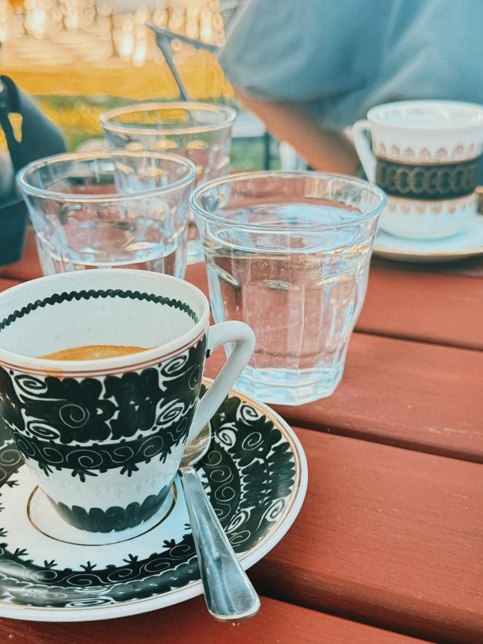 Kultúr 2 Bisztró — coffee in a vintage cup