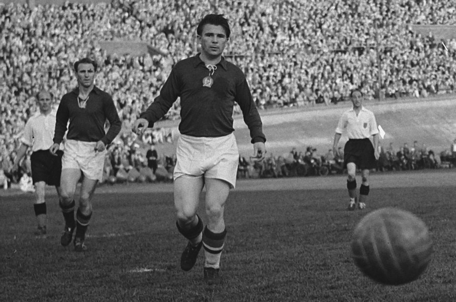 Ferenc Puskás and Nándor Hidegkuti, 1954